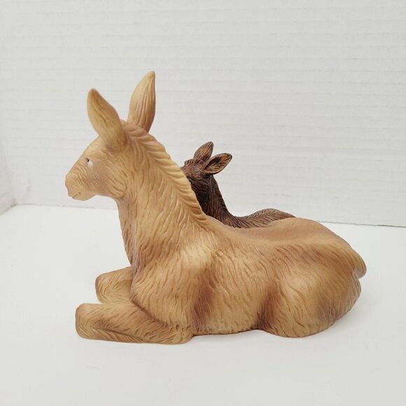 Thomas Kinkade Caring For Her Young & Dutiful Peasant Figurines Nativity 2004 - Picture 4 of 10